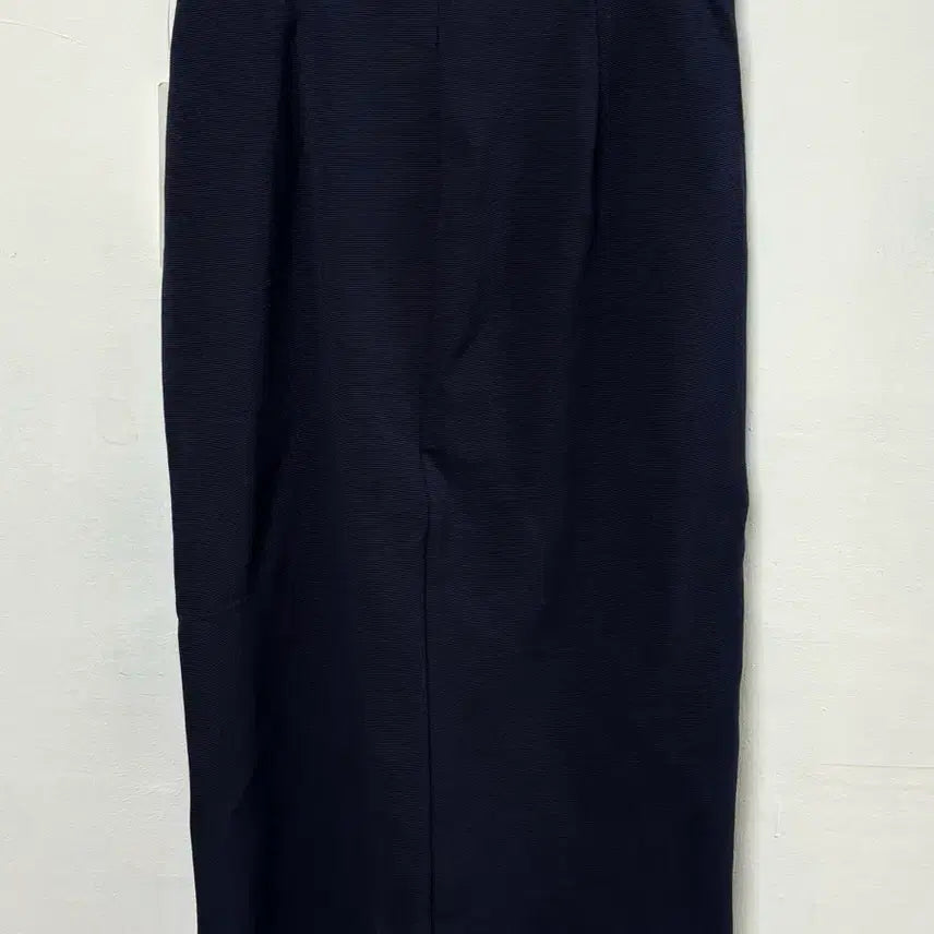 [BUNJANG] GU Slim Fit Navy Skirt - Size S / (1) 디미트리 흑청 데님 빈티지 워싱 자켓 L
