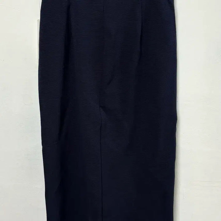 [BUNJANG] GU Slim Fit Navy Skirt - Size S / (1) 디미트리 흑청 데님 빈티지 워싱 자켓 L