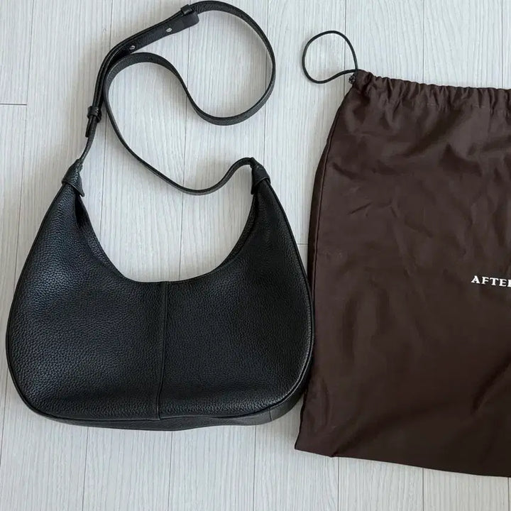 [BUNJANG] Afterpray Crescent Mini Bag / 애프터프레이 크레센트 미니 레더백