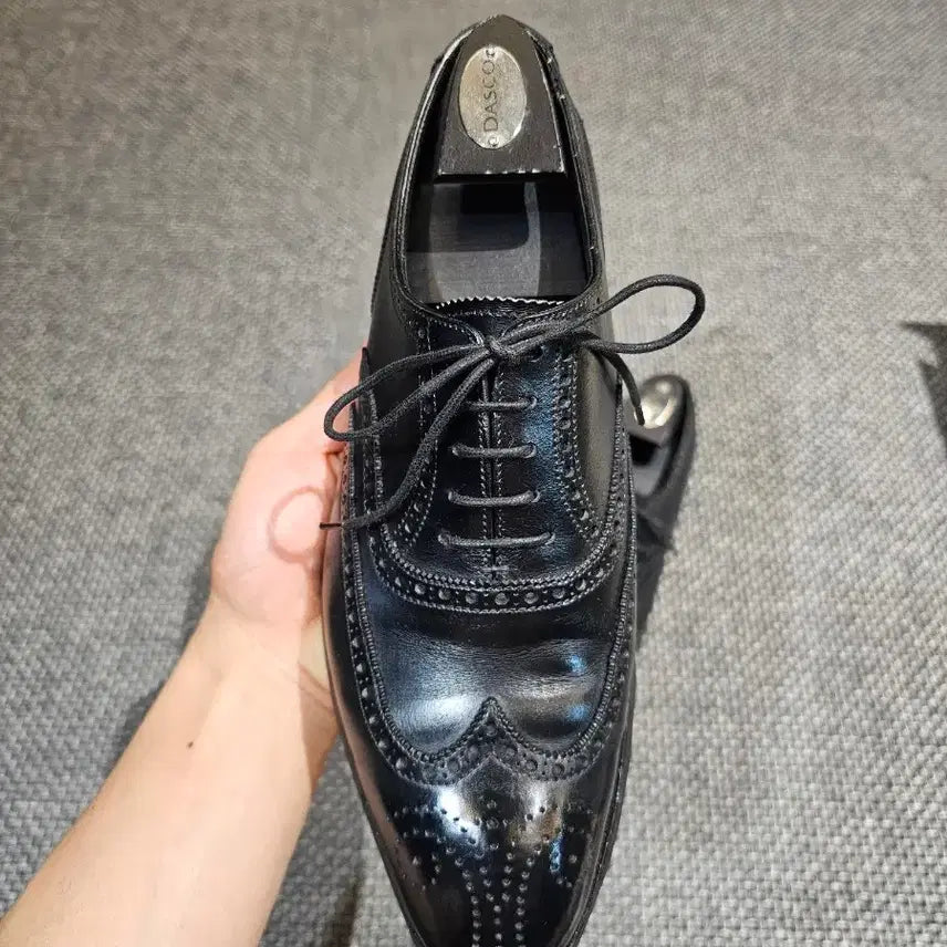 [BUNJANG] Crockett &amp; Jones Hand-Grade Clifford UK 6 Black Leather Brogues / 크로켓앤존스 핸드그레이드 clifford uk6