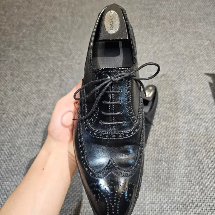 [BUNJANG] Crockett &amp; Jones Hand-Grade Clifford UK 6 Black Leather Brogues / 크로켓앤존스 핸드그레이드 clifford uk6