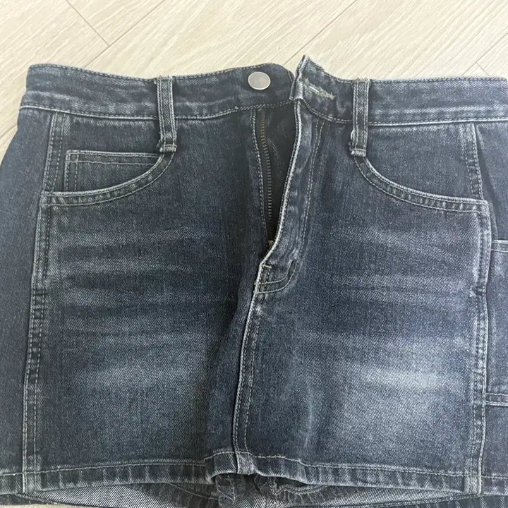 [BUNJANG] Ably Washed Denim Mini Skirt / 에이블리 워싱 데님 미니스커트