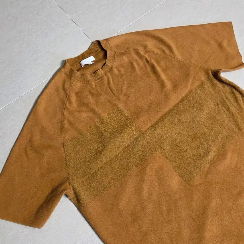 [BUNJANG] COS Textured V-Neck Knit Short Sleeve T-Shirt / COS 코스 텍스처드 베색 니트 반팔 티셔츠
