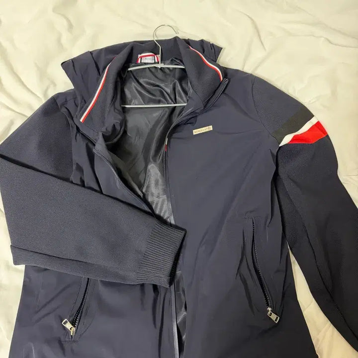 [BUNJANG] Moncler Windbreaker Jacket / 몽클레어바람막이