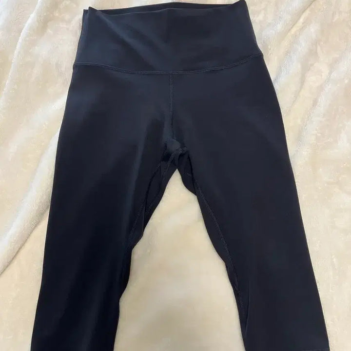 [BUNJANG] Lululemon Align High-Rise Crop 17" Black / 룰루레몬 얼라인 하이라이즈 크롭 17