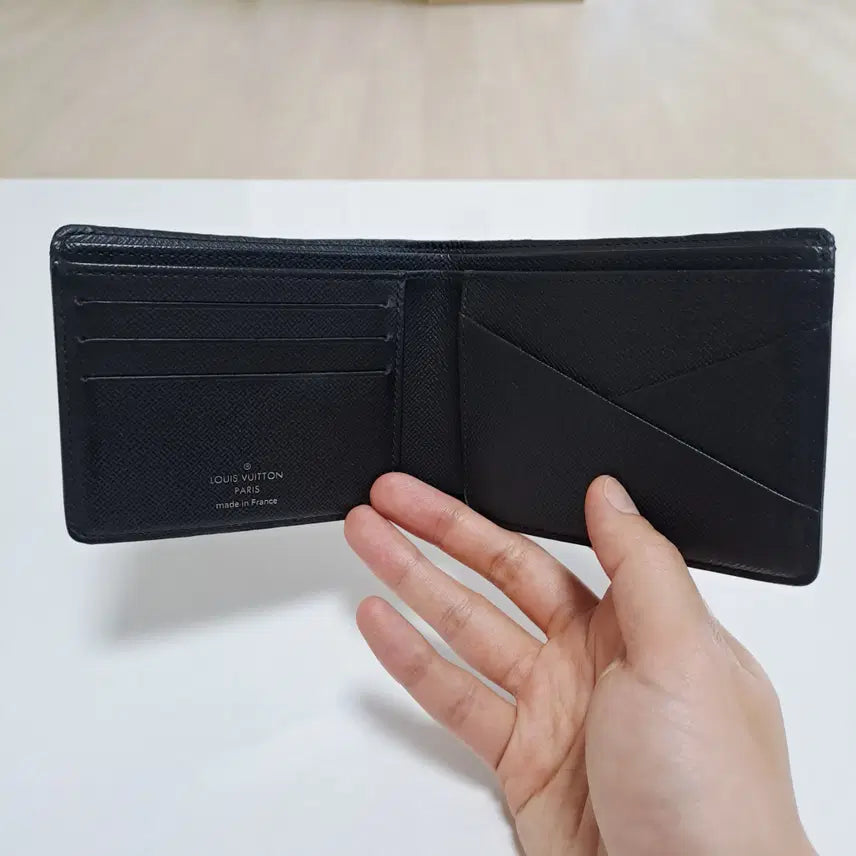 [SOLD OUT] [100%/정품] 루이비통 모노그램 이클립스 멀티플 반지갑