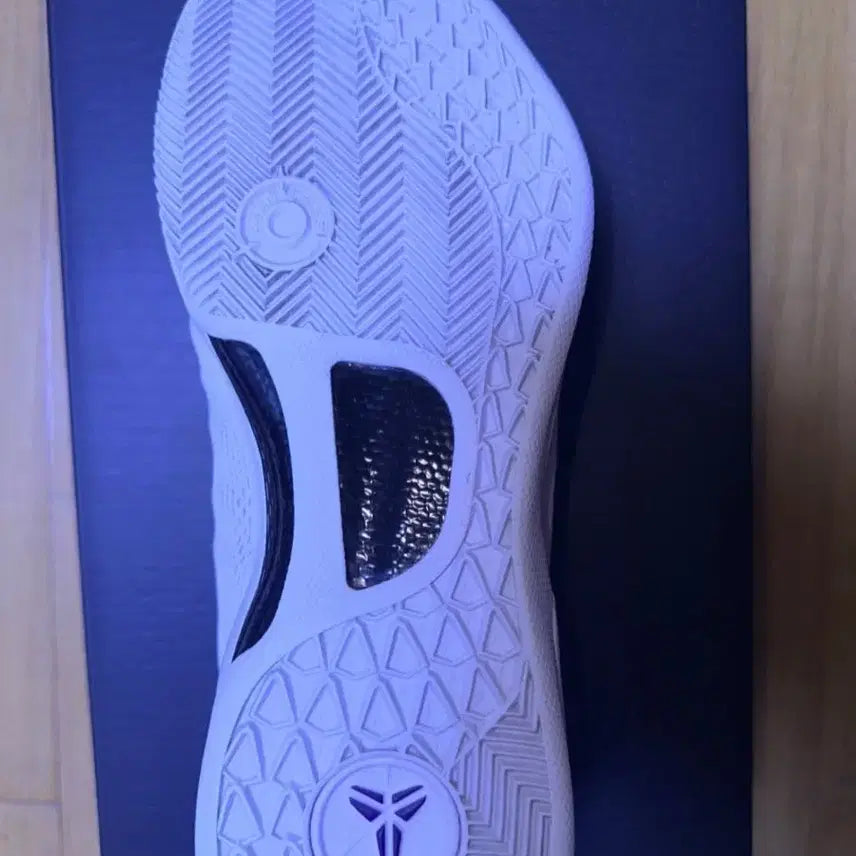 [BUNJANG] Nike Kobe 8 Protro White and Court Purple / 나이키 코비8 프로트로 화이트 앤 코트 퍼플