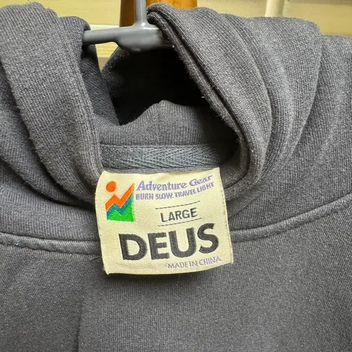 [BUNJANG] Deus Ex Machina Burn Slow Travel Hoodie / 데우스 엑스 마키나 후드티 L Burn Slow Travel light