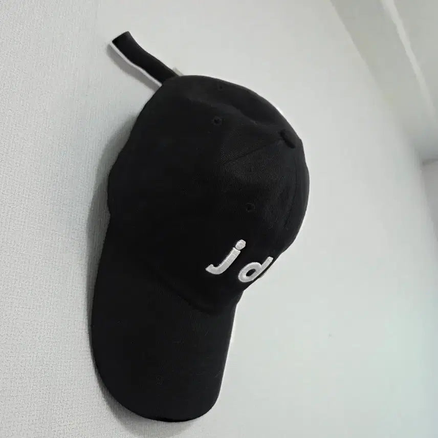 [BUNJANG] Luckychouette IDC Black Ball Cap / 럭키슈에뜨 idc 블랙 볼캡