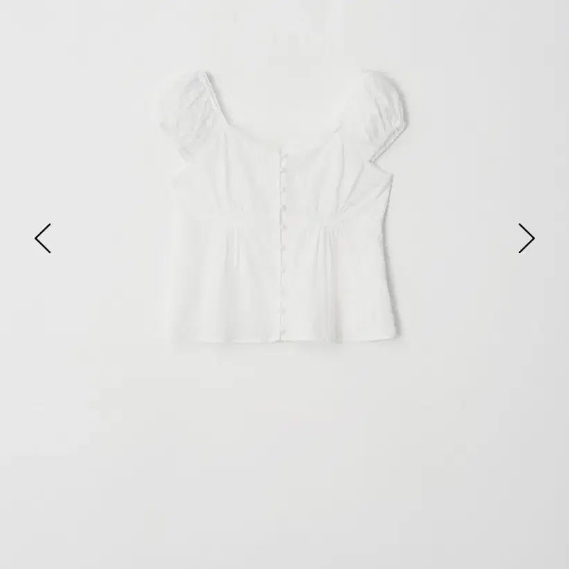 [SOLD OUT] 새상품 leeds리즈 judy puff blouse 아이보리