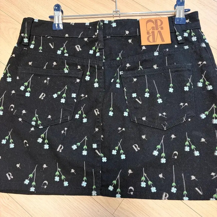 [BUNJANG] GROVE Floral Mini Skirt / 그로브 로고 플라워 스커트 상태좋음!!!!