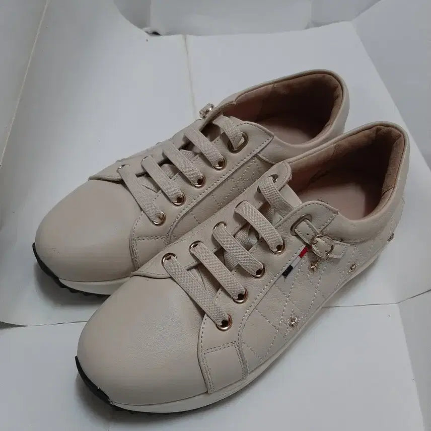 [BUNJANG] Surio Quilted Platform Sneakers - 240mm / 슈리오 퀼팅 키높이(3cm) 스니커즈 / 240mm