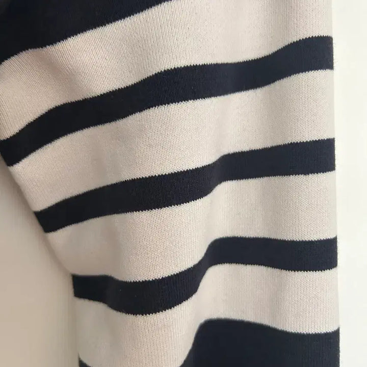 [SOLD OUT] 톰브라운 사선 네이비 맨투맨