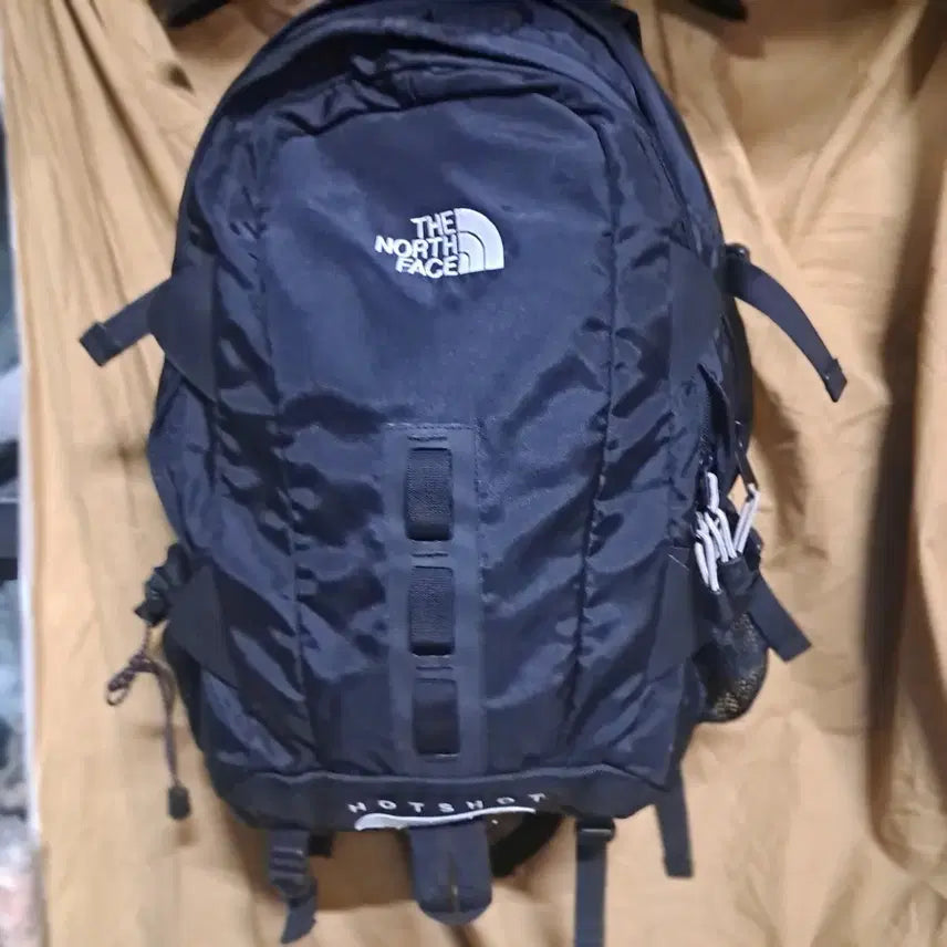 [BUNJANG] The North Face Hot Shot Backpack Black / 노스페이스 핫샷 백팩 블랙