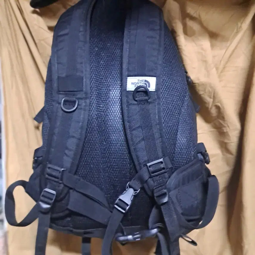 [BUNJANG] The North Face Hot Shot Backpack Black / 노스페이스 핫샷 백팩 블랙
