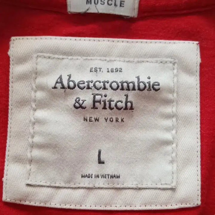 [BUNJANG] Abercrombie Vintage Red Muscle Fit T-shirt / 아베크롬비 빈티지 레드 반팔 머슬핏