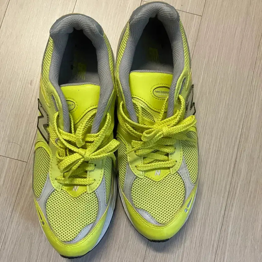 [BUNJANG] New Balance 2002 Sneakers / 뉴발란스 2002 280
