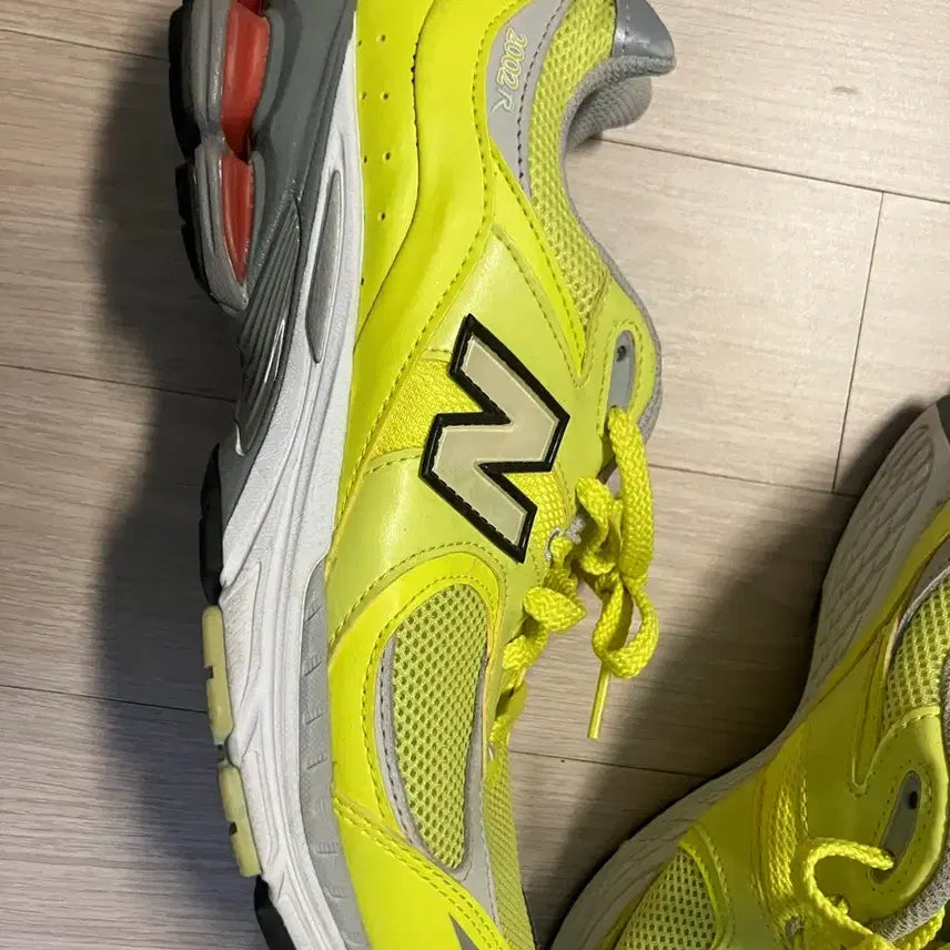 [BUNJANG] New Balance 2002 Sneakers / 뉴발란스 2002 280