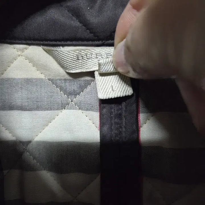 [SOLD OUT] (L) 66~77  버버리 브라운 다이아 퀼팅 자켓