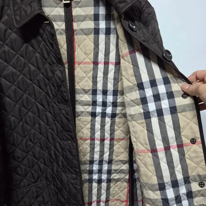 [SOLD OUT] (L) 66~77  버버리 브라운 다이아 퀼팅 자켓