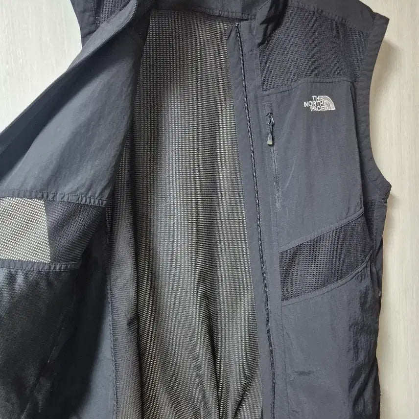 [SOLD OUT] (정품) 노스페이스 윈드 메쉬 베스트 110 (2XL)