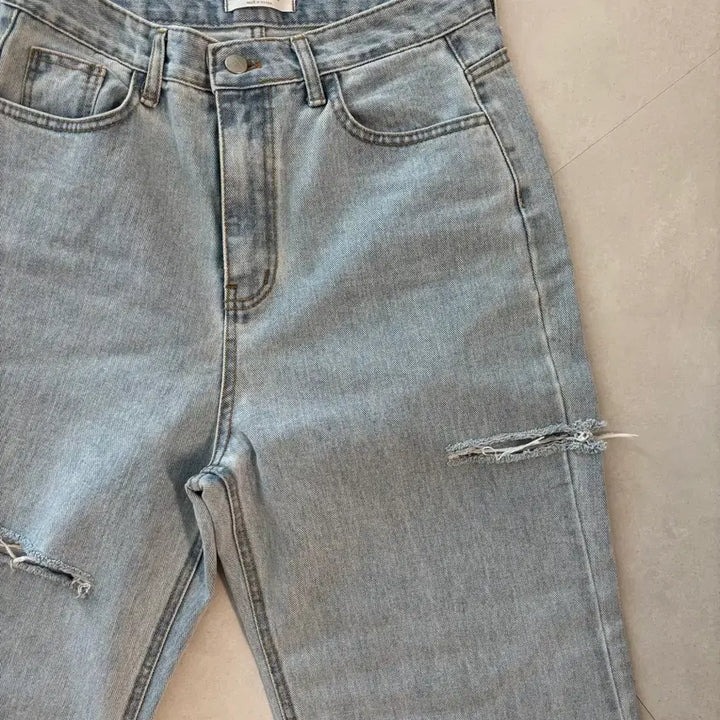 [BUNJANG] Adelia Wide Denim Cutting Jeans Light Blue L / 아델리아 와이드 데님 컷팅 연청 L