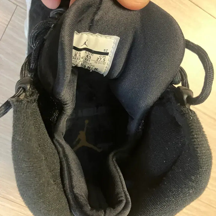 [SOLD OUT] 에어조던 9 검흰 275