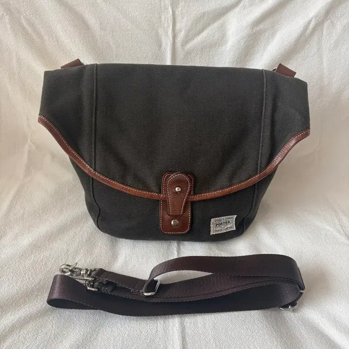 [SOLD OUT] 요시다포터 x 메디콥토이 숄더백