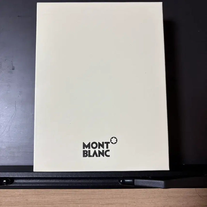 [SOLD OUT] 몽블랑 여권지갑 팝니다 (풀패키징)