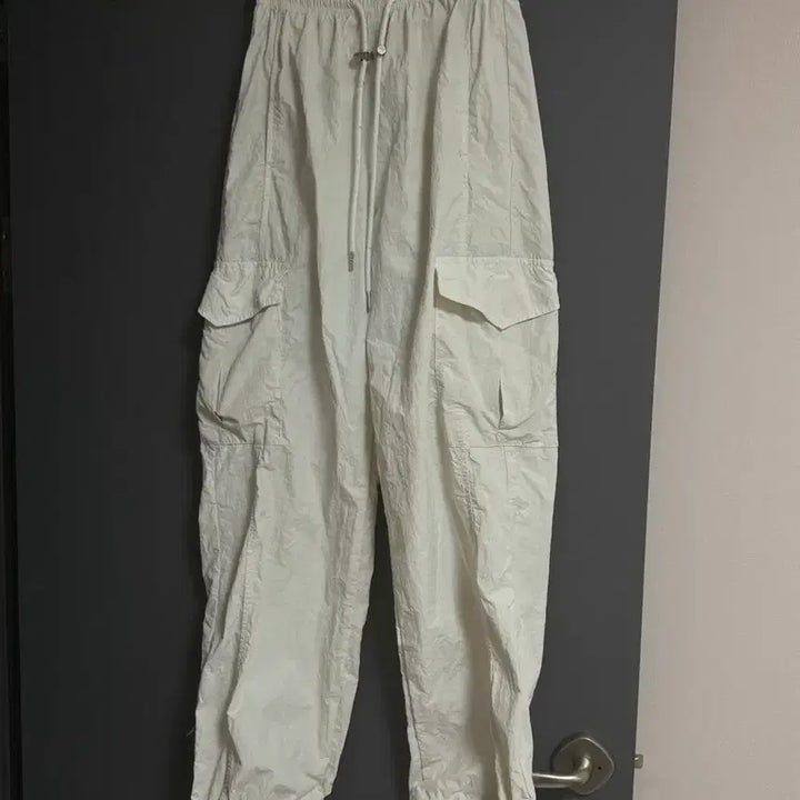 [BUNJANG] Avely Autumn Bending Cargo Jogger Pants / 에이블리 어텀 밴딩 바스락 조거팬츠