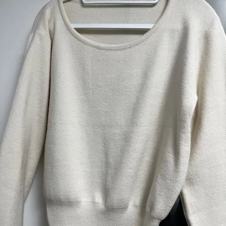 [BUNJANG] Long Sleeve Cream Knit Sweater / 긴팔 크림색 니트 판매 (착샷)