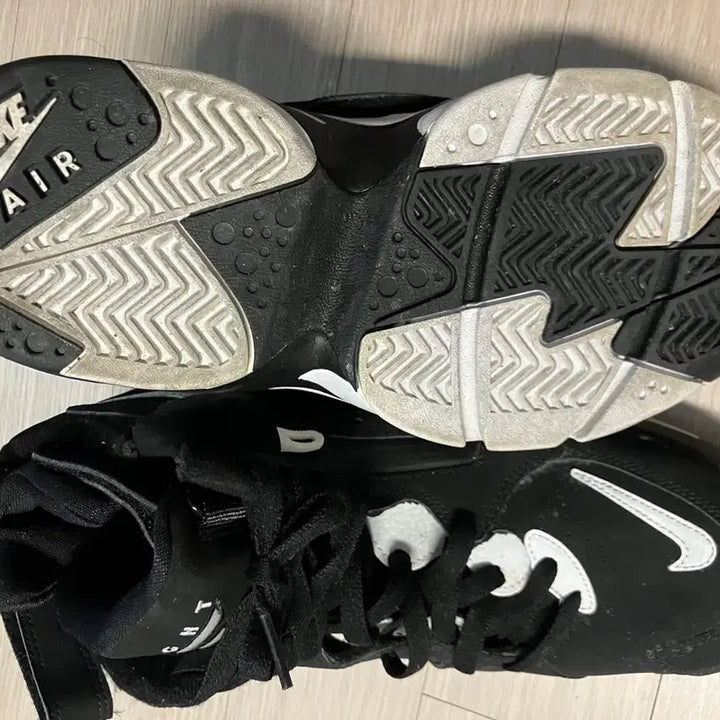 [BUNJANG] Nike Air Maestro 2 Limited Black Sneakers / 나이키 에어 마에스트로 2 리미티드 블랙 270