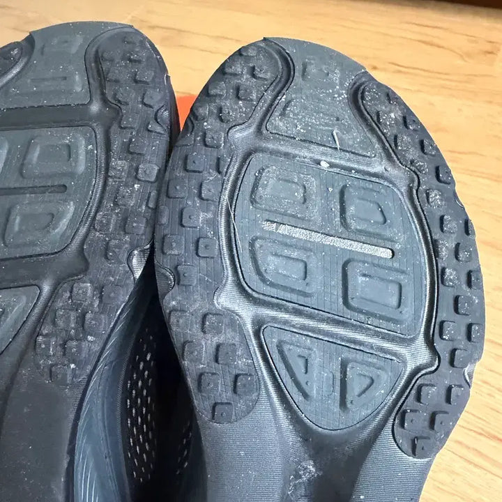[BUNJANG] Nike Vomero 18 Black Smoke Grey Running Shoes / [290]나이키 보메로18 블랙 스모크 그레이