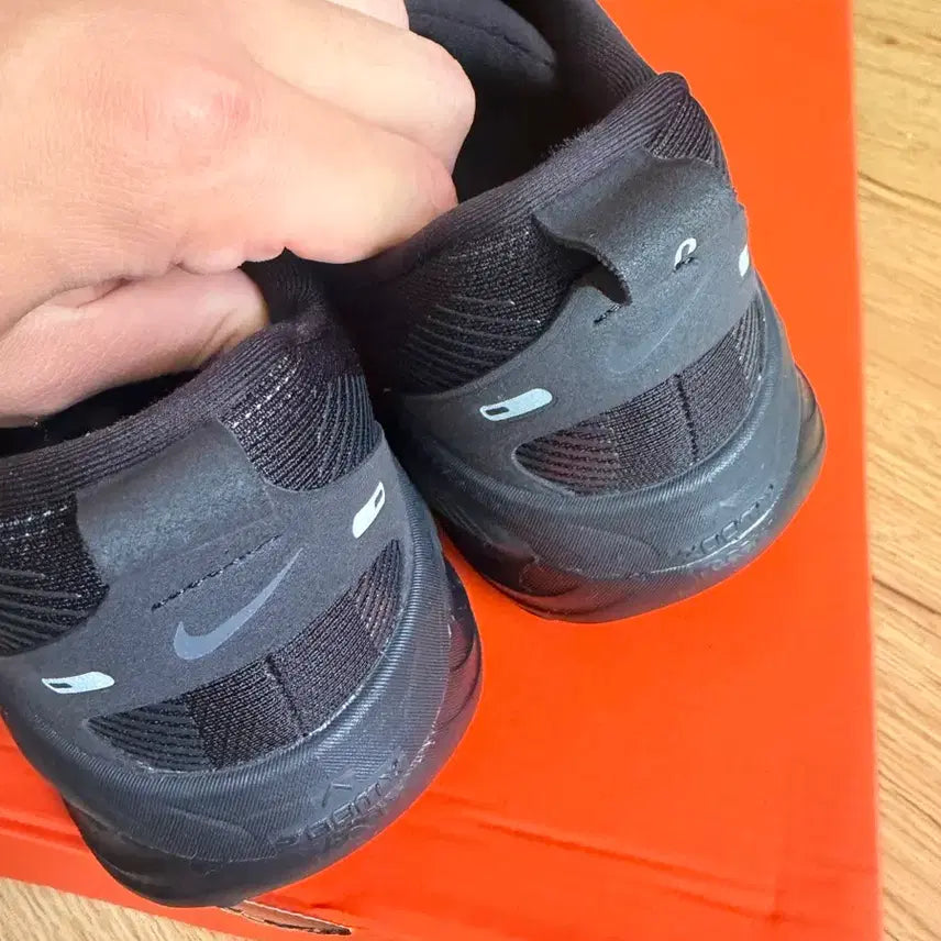 [BUNJANG] Nike Vomero 18 Black Smoke Grey Running Shoes / [290]나이키 보메로18 블랙 스모크 그레이