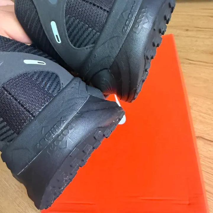 [BUNJANG] Nike Vomero 18 Black Smoke Grey Running Shoes / [290]나이키 보메로18 블랙 스모크 그레이