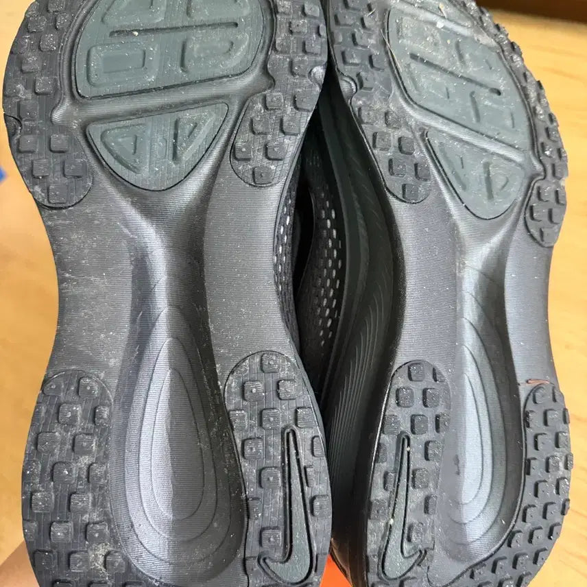 [BUNJANG] Nike Vomero 18 Black Smoke Grey Running Shoes / [290]나이키 보메로18 블랙 스모크 그레이