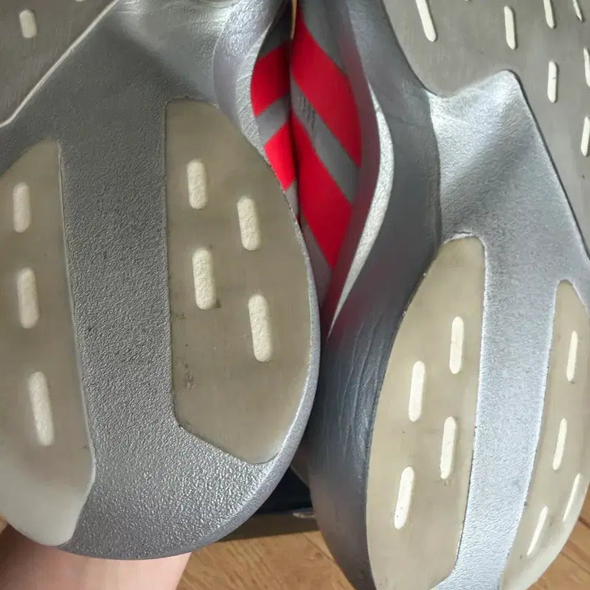 [BUNJANG] Adidas EBO SL Silver Metallic Lucid Red Running Shoes / [285]아디다스 에보sl 실버메탈릭 루시드레드 마일리지7km