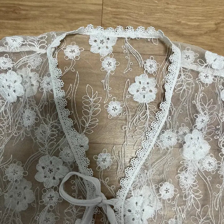 [BUNJANG] White Lace Flower Vest / 화이트 레이스 플라워 조끼