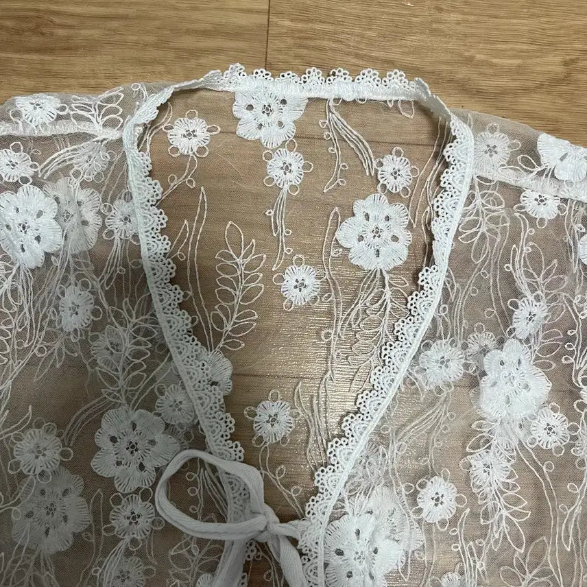[BUNJANG] White Lace Flower Vest / 화이트 레이스 플라워 조끼