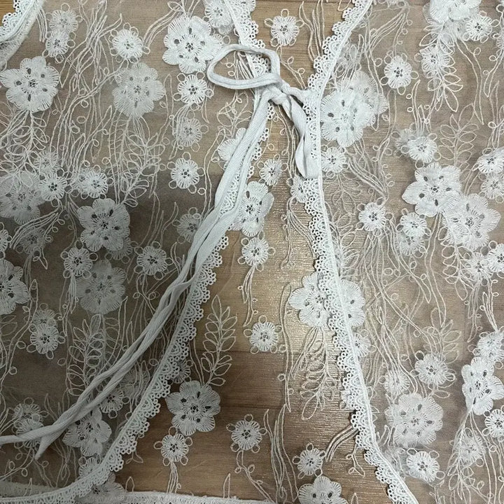 [BUNJANG] White Lace Flower Vest / 화이트 레이스 플라워 조끼