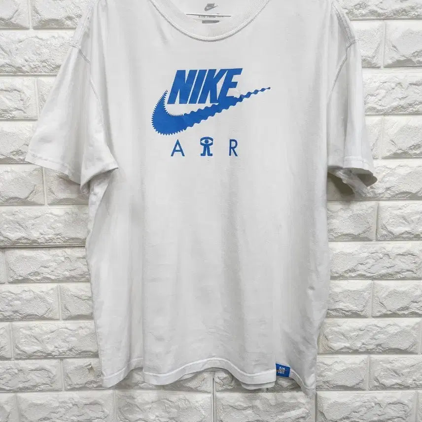 [BUNJANG] Nike Round Neck Short Sleeve T-Shirt (Size 100-105) / 나이키 반팔 라운드티 100-105사이즈 k641