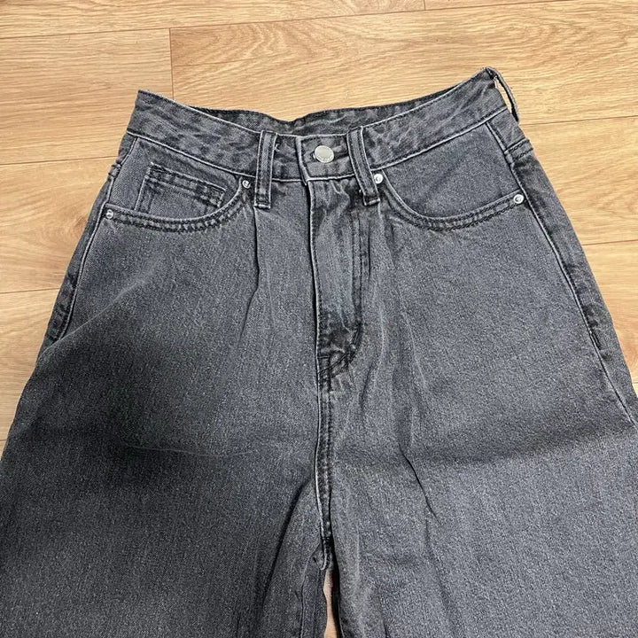 [BUNJANG] Spao Gray Pleated Denim Pants / 스파오 그레이 핀턱 데님