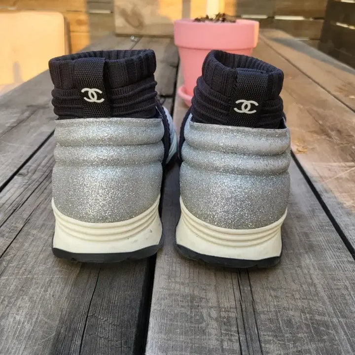 [BUNJANG] Chanel Slip-on Sneakers Black/Silver (Size 36) / 정품)샤넬 스니커즈 블랙/실버 슬립온 운동화 36