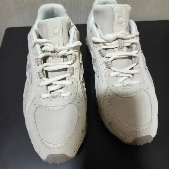 [BUNJANG] New Balance 204 Sneakers / 뉴발란스 204 (220사이즈 이지만 225가 맞음)