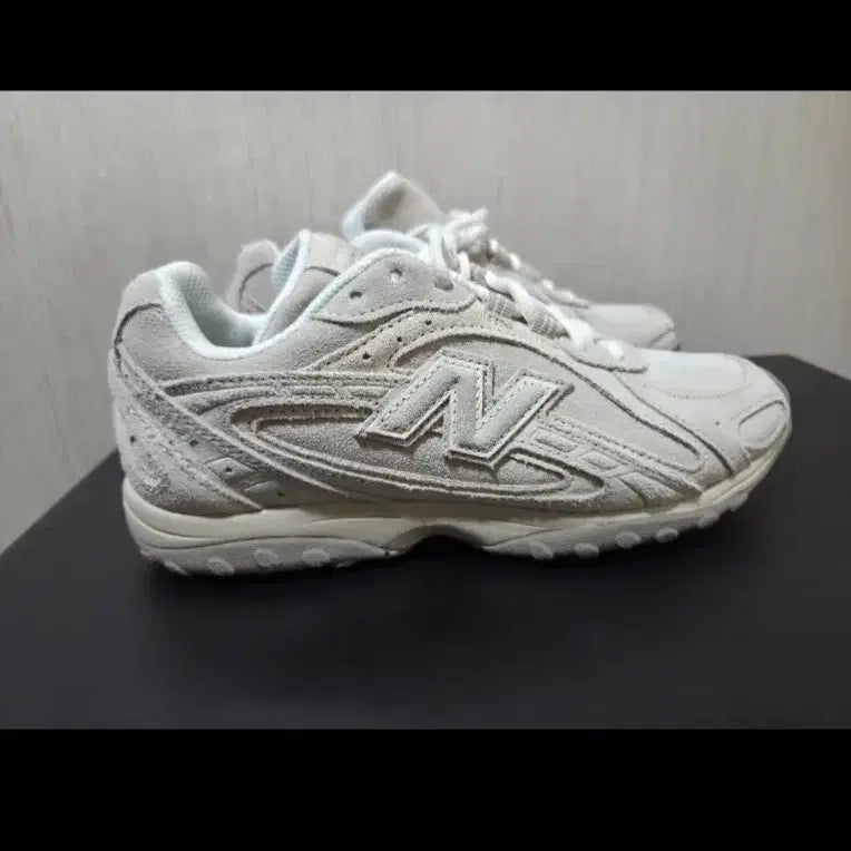 [BUNJANG] New Balance 204 Sneakers / 뉴발란스 204 (220사이즈 이지만 225가 맞음)