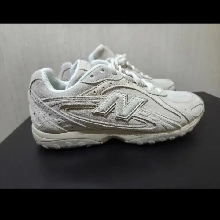 [BUNJANG] New Balance 204 Sneakers / 뉴발란스 204 (220사이즈 이지만 225가 맞음)