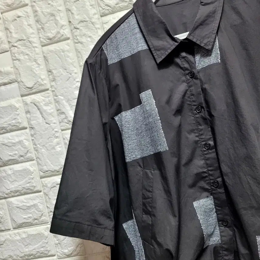 [BUNJANG] Patchwork Design Black Short Sleeve Shirt Jacket / 패치워크 디자인 블랙 반팔 셔츠.자켓