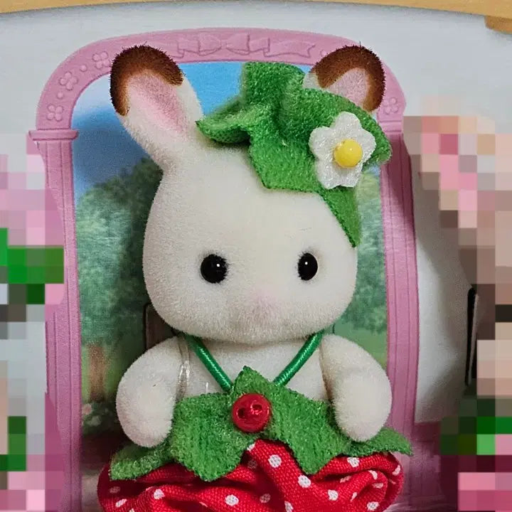 [BUNJANG] Sylvanian Families Strawberry Chocolate Rabbit Baby / 실바니안 모여라 딸기 초콜릿토끼 아기 분철 분리
