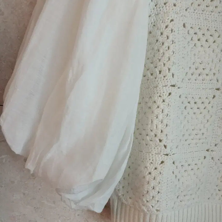 [BUNJANG] Vanessa Bruno Crochet Knit Blouse / 바네사부르노 소매퍼프 크로쉐니트 (주말초특가)