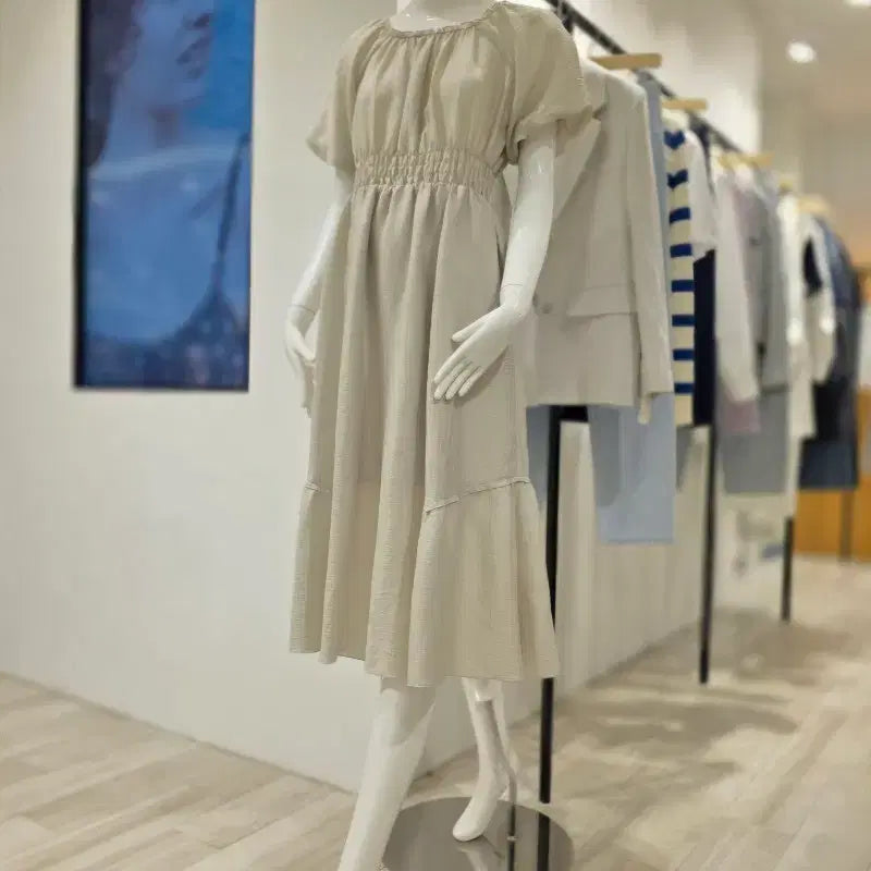 [BUNJANG] ZICL G-Cut Square Neck Smocking Dress / 지컷 스모킹 스퀘어넥 원피스